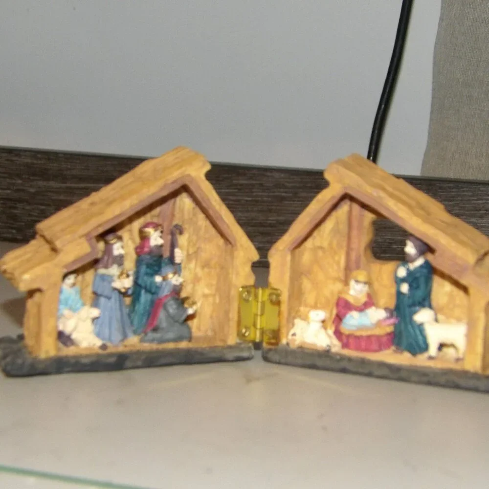 Fold Up Nativity Christmas Decoration - Picture 6 of 8